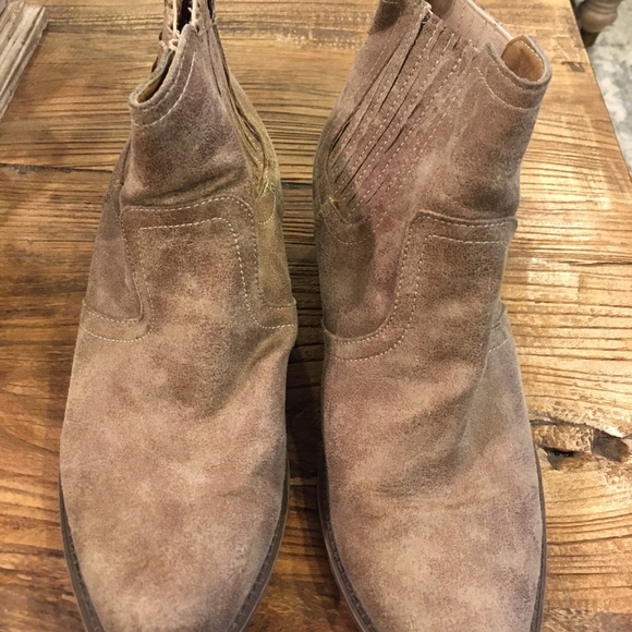 Volatile Brown Suede Ankle Booties Boots size 7.5 - Picture 6 of 6